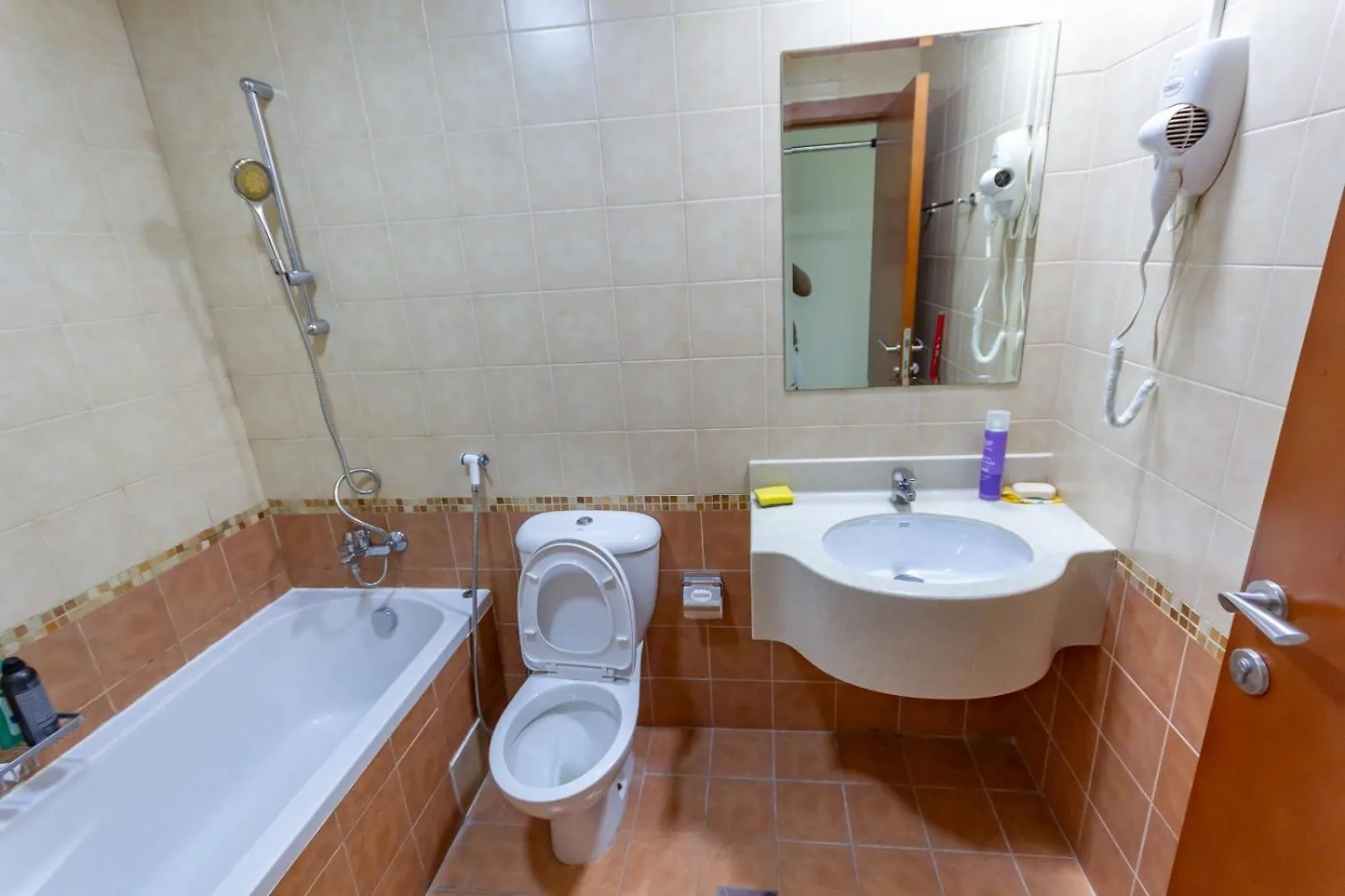 Проживание в семье Deluxe Studio For Rent At Marina View Towers Дубай