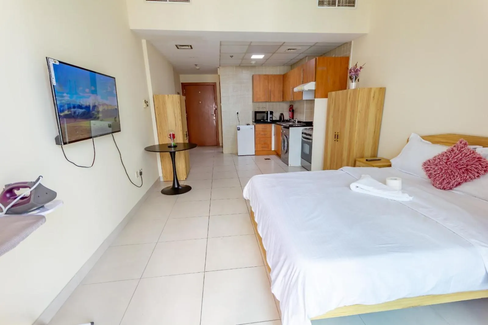Deluxe Studio For Rent At Marina View Towers Дубай 0*,