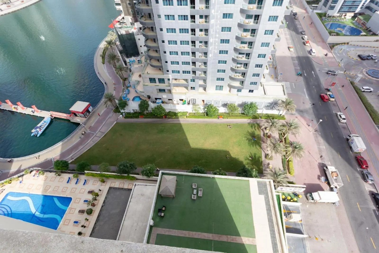 Проживание в семье Deluxe Studio For Rent At Marina View Towers Дубай