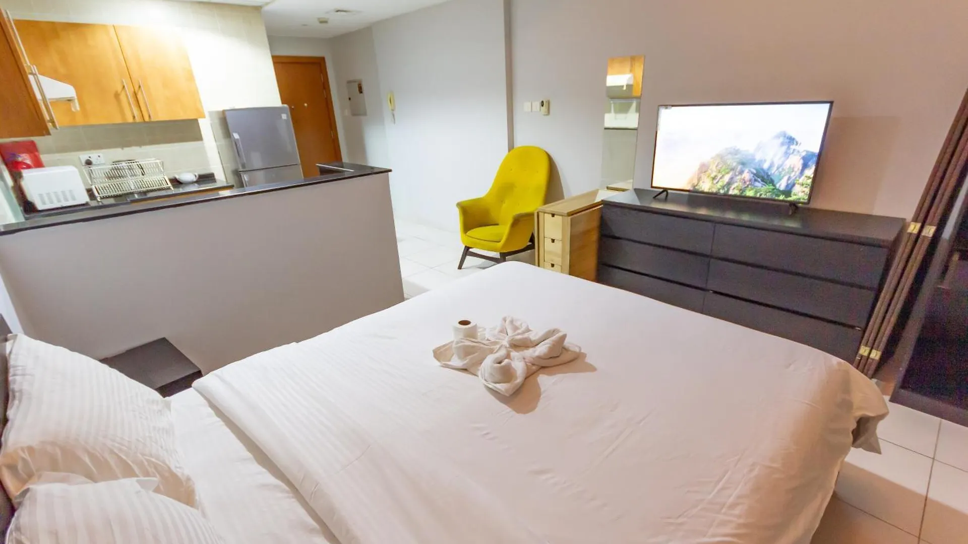 Проживание в семье Deluxe Studio For Rent At Marina View Towers Дубай