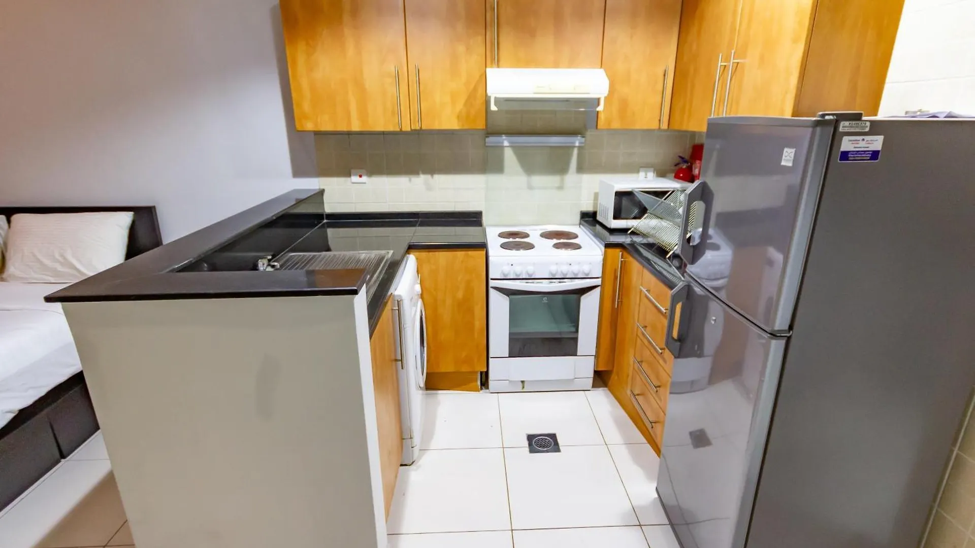 Проживание в семье Deluxe Studio For Rent At Marina View Towers Дубай