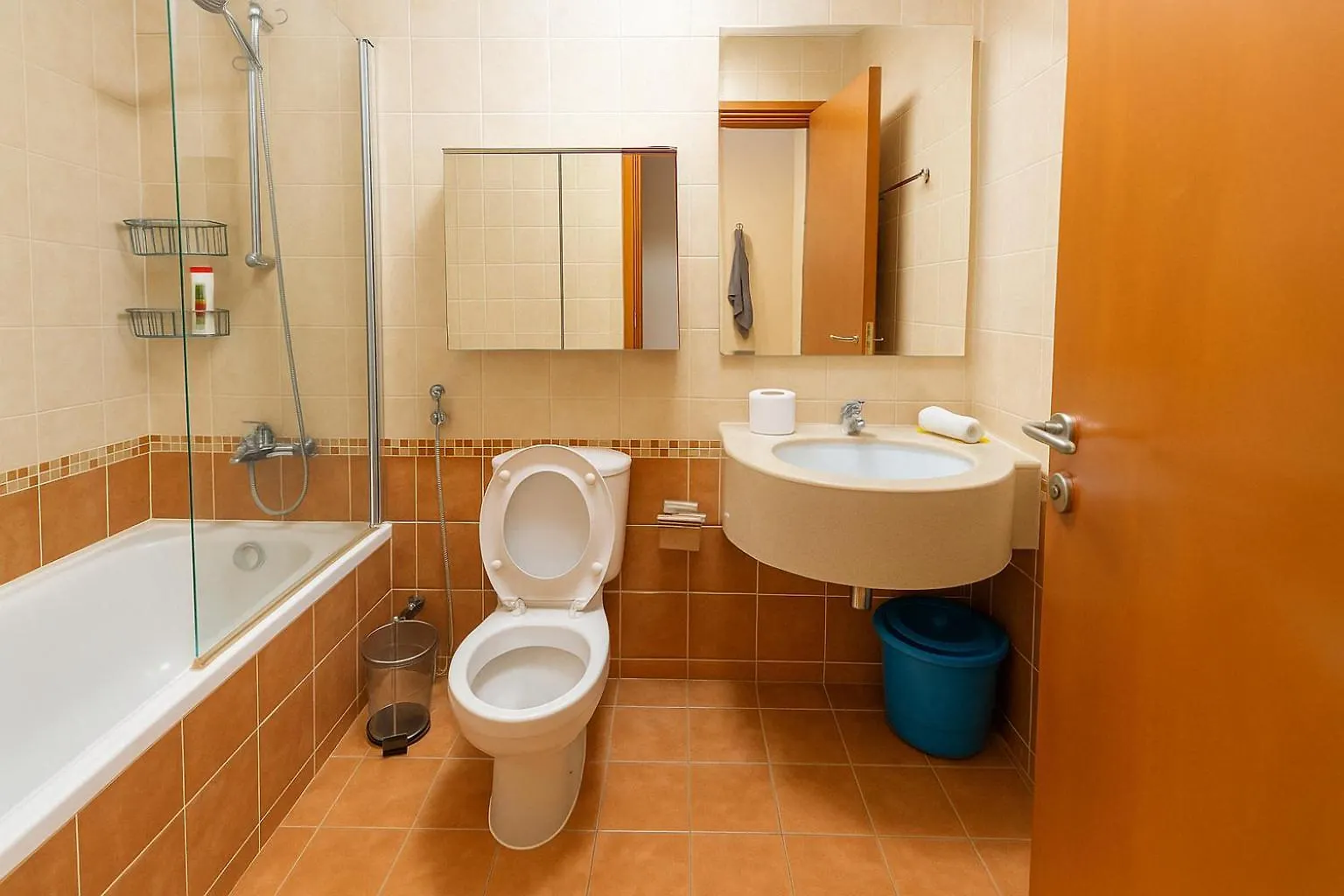 Deluxe Studio For Rent At Marina View Towers Дубай ОАЭ